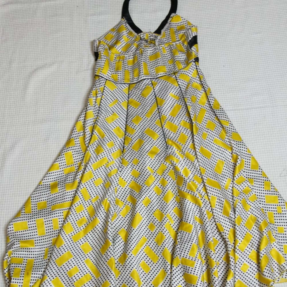 BEAUTIFUL GLOBUS DRESS FOR SUMMER - Picture 9 of 10